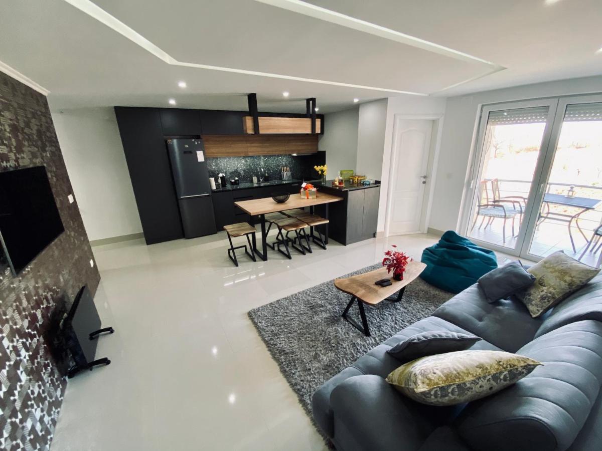 Aqua Blue Lakeview Apartment Ohrid Pestani Ngoại thất bức ảnh